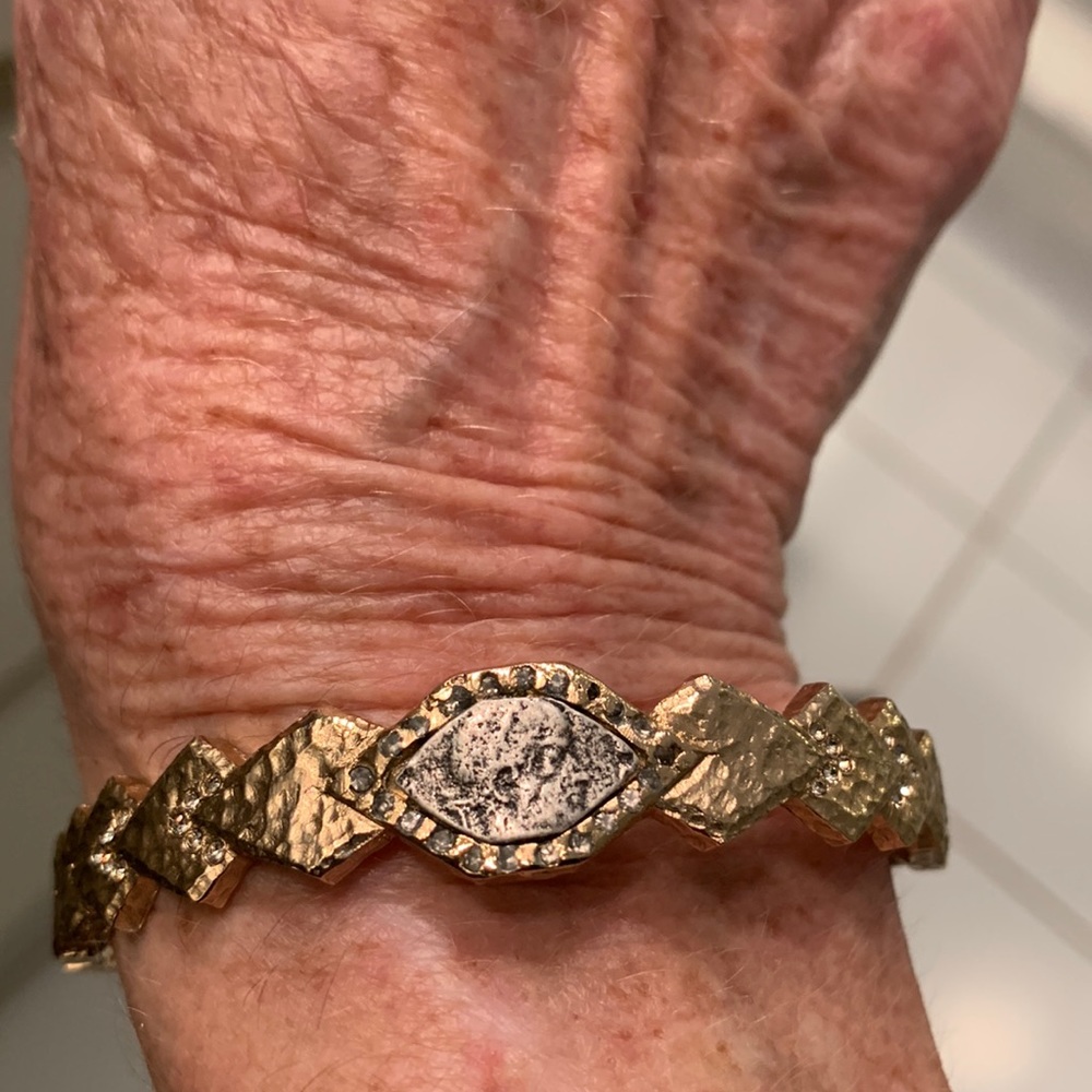 Tat 2 design bracelet
